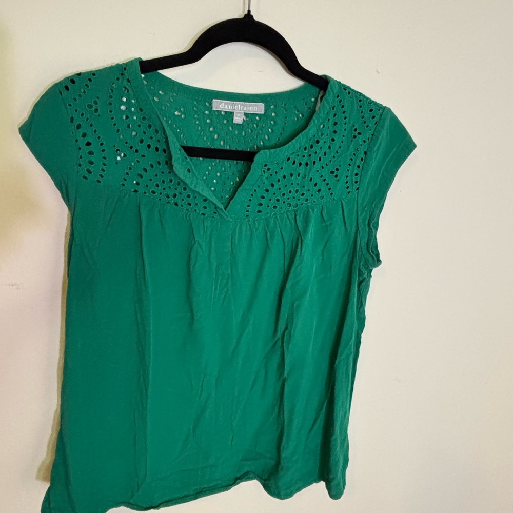 Daniel Rainn Emerald Green Eyelet Yoke Cap Sleeve Top